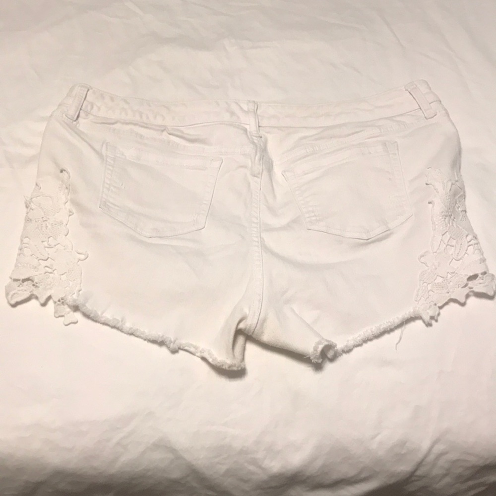 Torrid White Denim Lace Appliqué Jean Shorts - Picture 10 of 10